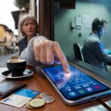 Conti in banca svuotati con un sms: la centrale delle truffe era a Santa Croce sull’Arno